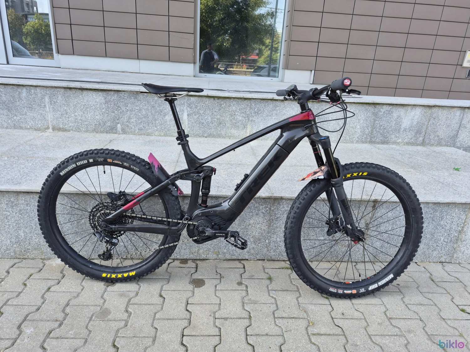 1. Vand Trek Powerfly 9.7 Carbon 18.5" medium