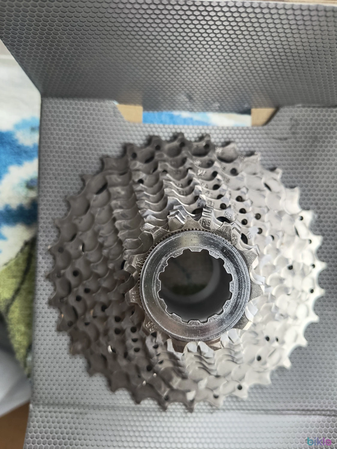 1. Pinioane 11s Shimano 105 11-32 dinți