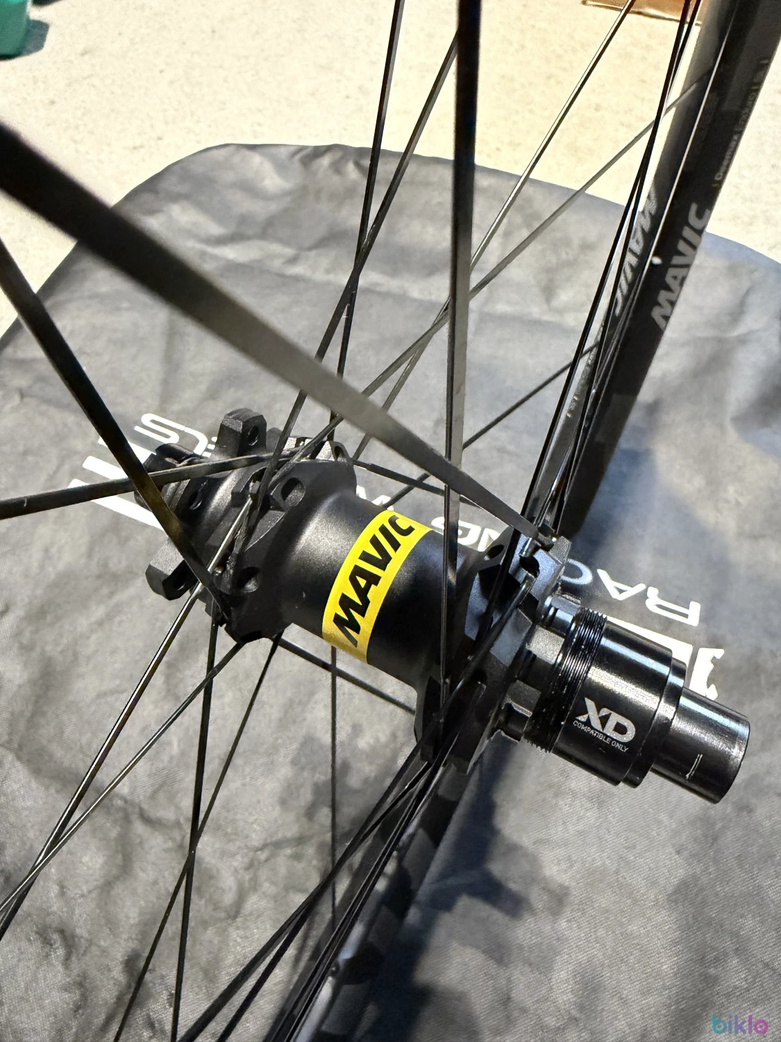 2. Roata spate Mavic Deemax Enduro SL 29