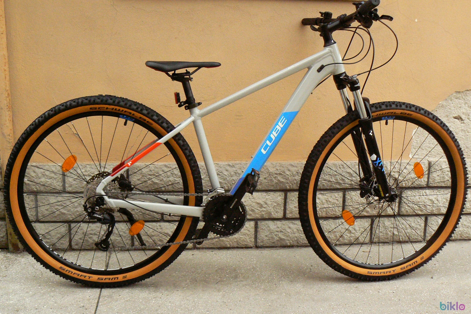 1. Bicicleta mountain bike Cube