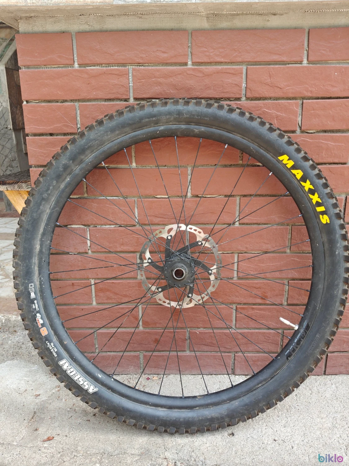 1. Roată față MTB 29” DT Swiss FR541 / Bontrager Boost 110 / Maxxis Assegai