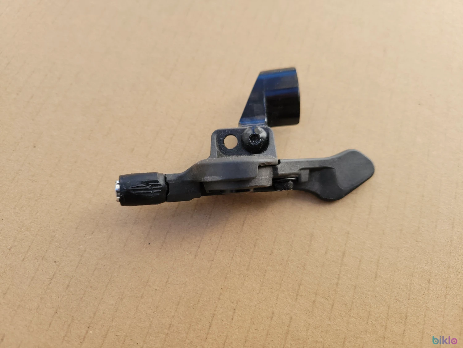 1. Maneta dropper OneUp V1 doar pentru I-Spec-II. (Folosită)