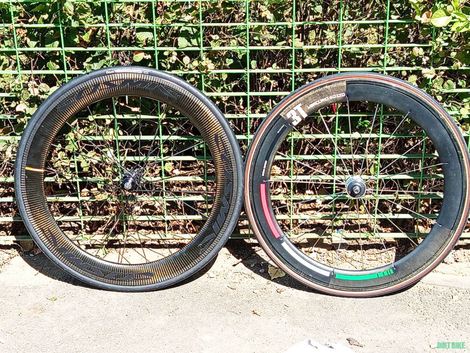 10. Bicicleta pista/fixa Aventon Mataro