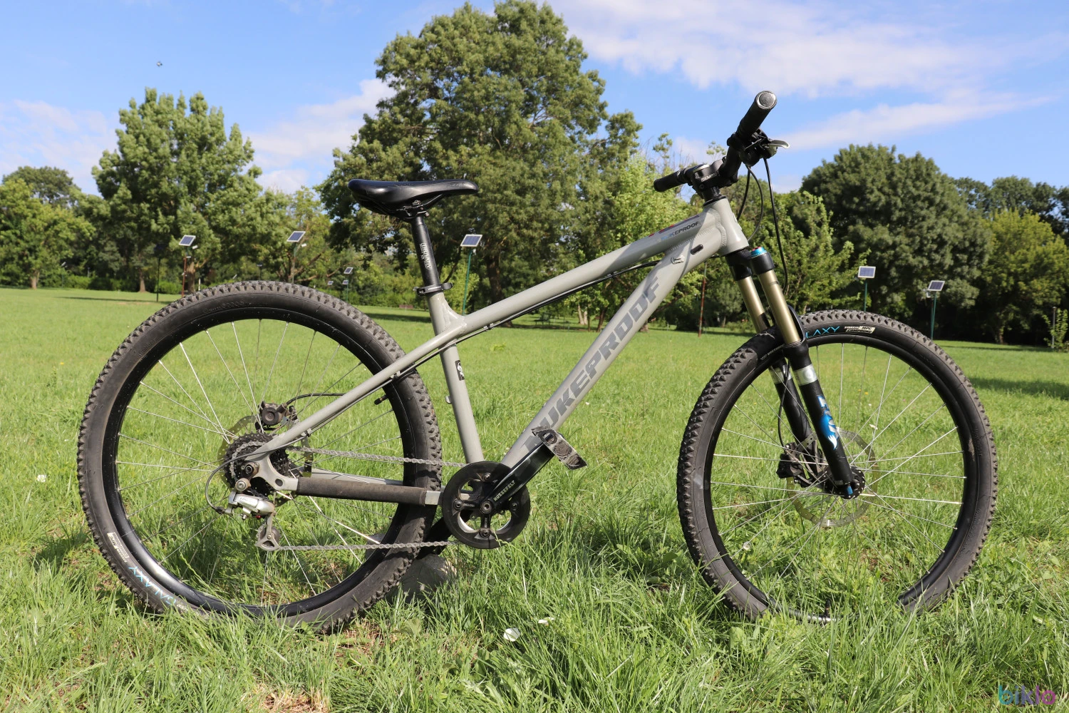 10. Nukeproof Scout V2 27.5 marimea M pentru Trail si Enduro.