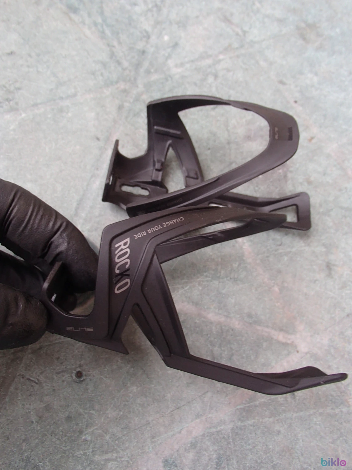 6. Suport Bidon Elite Rocko Carbon