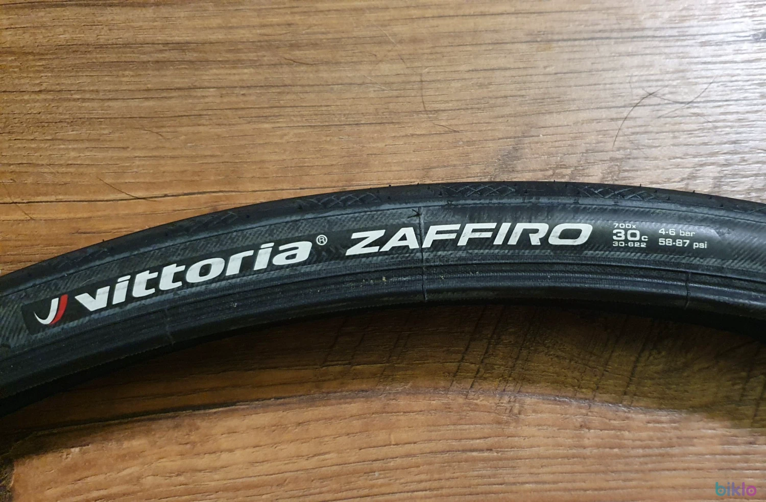 1. Vittoria Zaffiro 700 x 30C 30-622