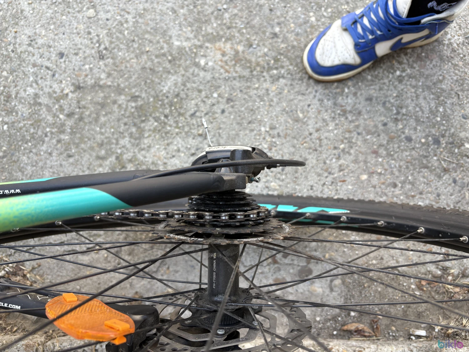 6. Bicicletă Cross