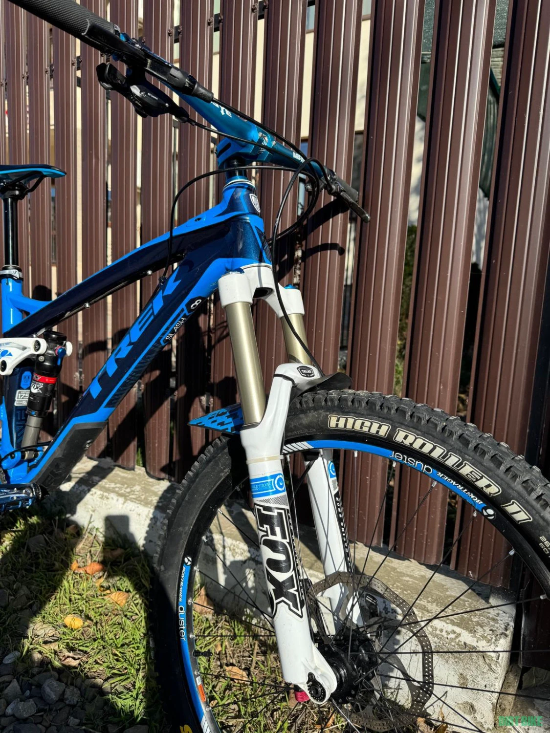 9. Vand bicicleta Trek Slash 8 2013