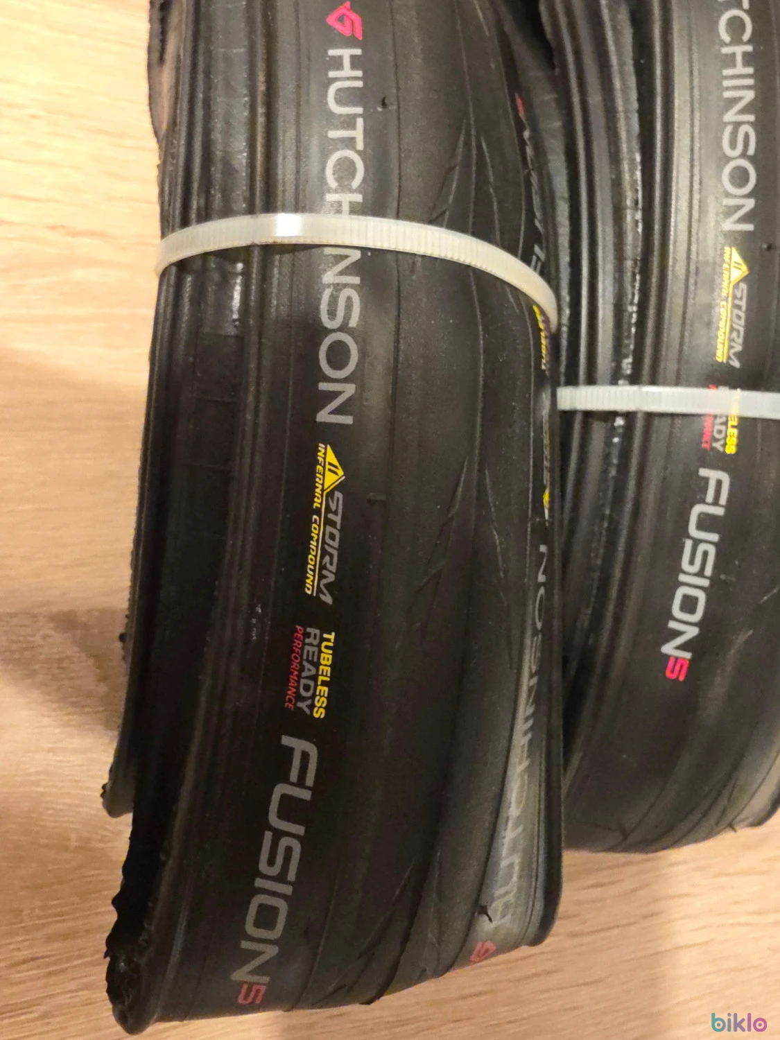 1. Hutchinson Fusion 5 Performance 700x28