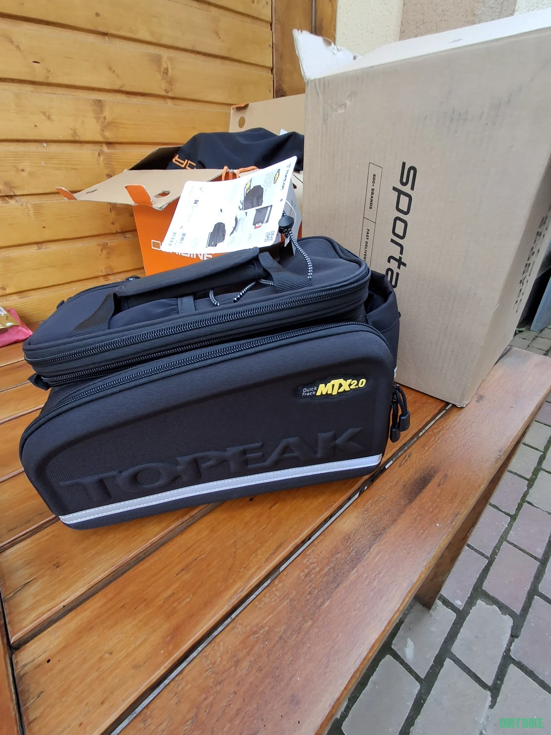 1. Geanta bicicleta pe sina spate