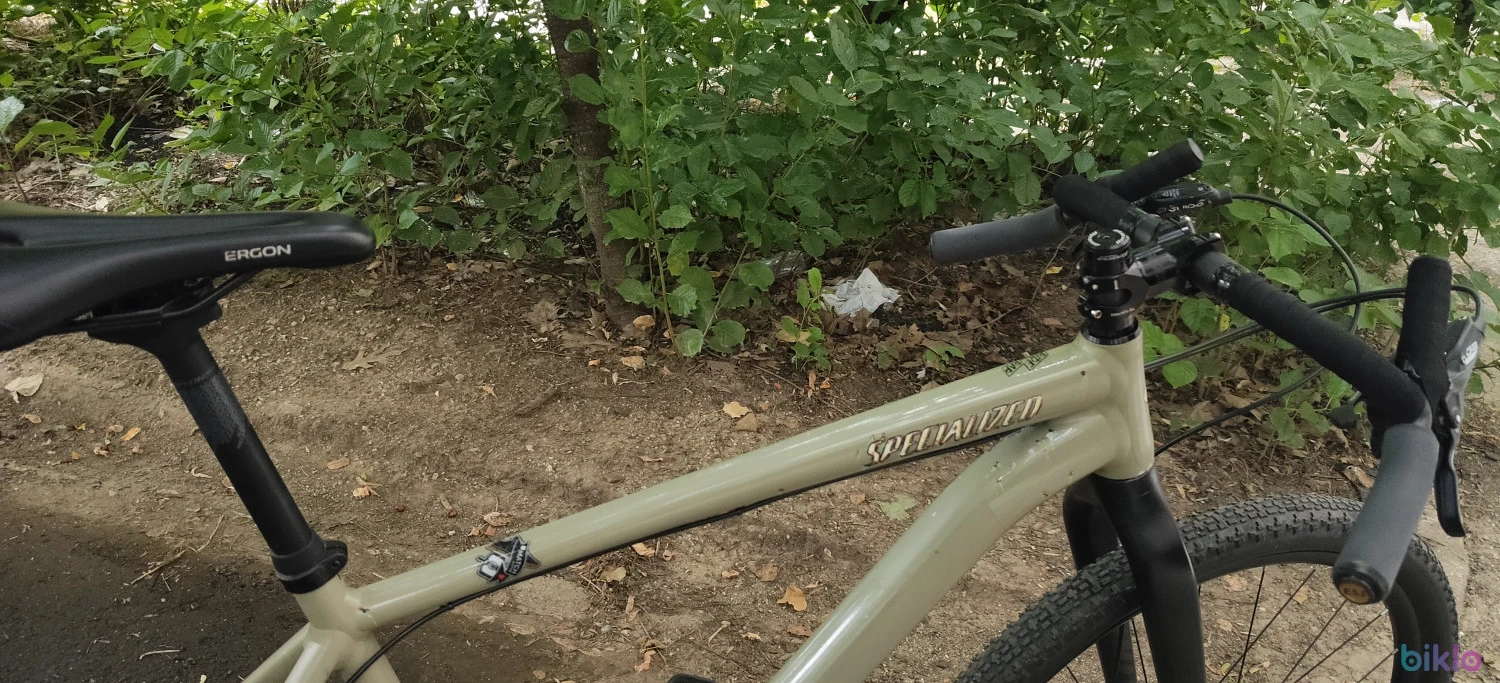5. Bicicleta Monster Gravel