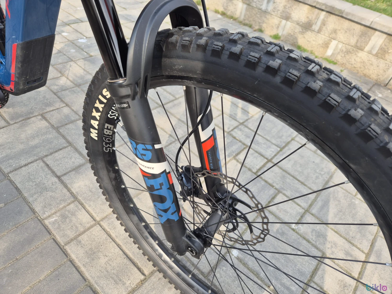 6. Bicicleta Electrica Pivot Shuttle SL Carbon Marimea Large