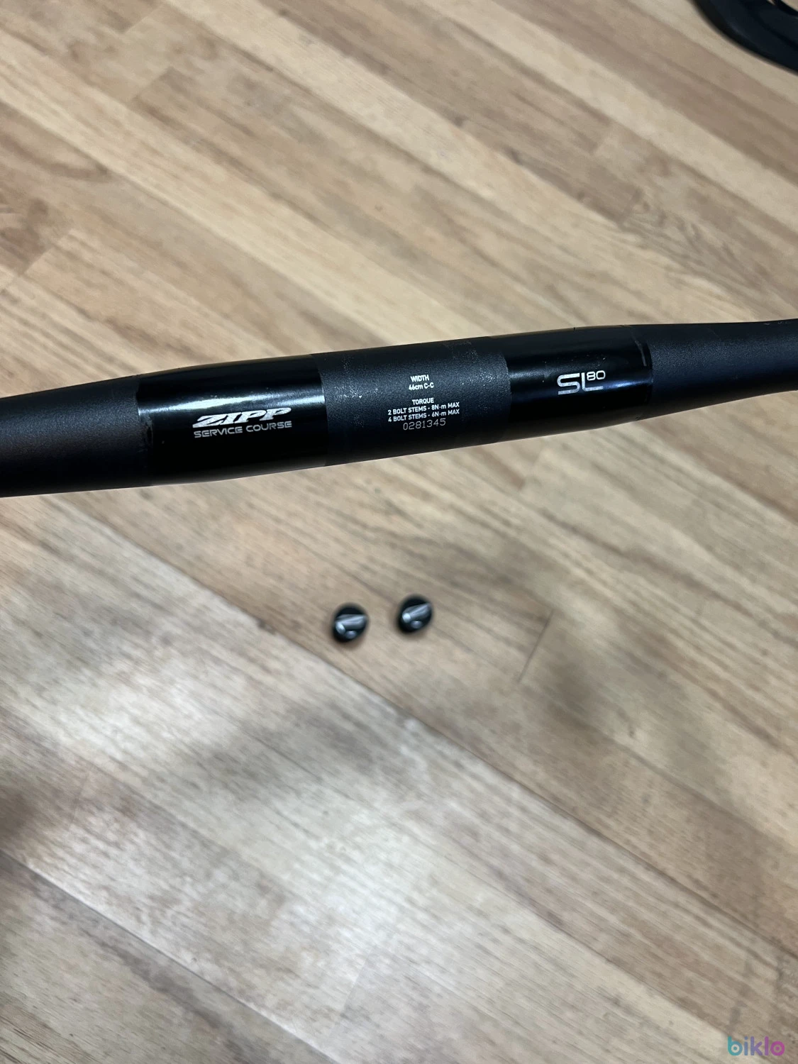 3. Ghidon cursierea Zipp Service Course SL 80