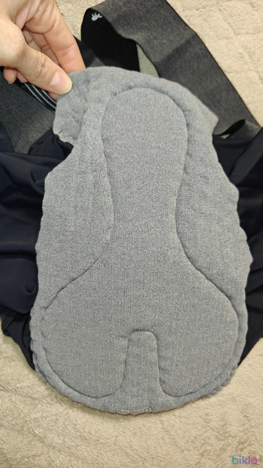 4. Pantaloni dama pt ciclism, ASSOS, model Dyora RS, noi, mar. M (mai degraba un S), colanti bicicleta cu bretele si burete