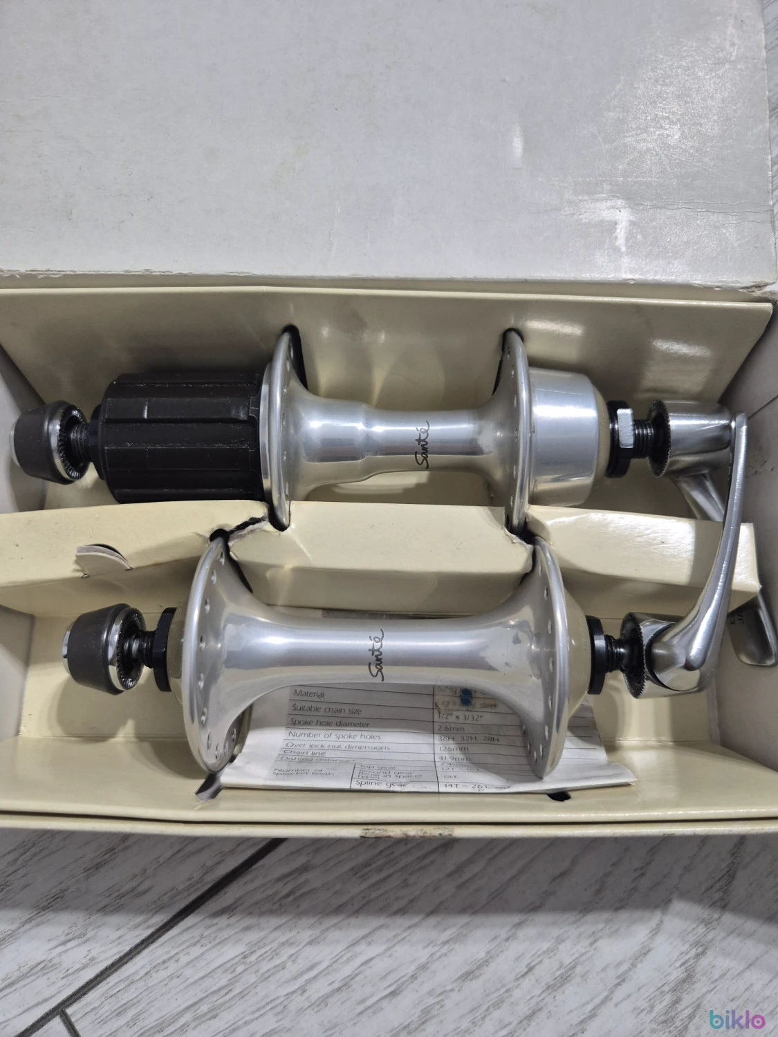1. Vintage Set butuci roti Shimano Sante HB-5000 QR