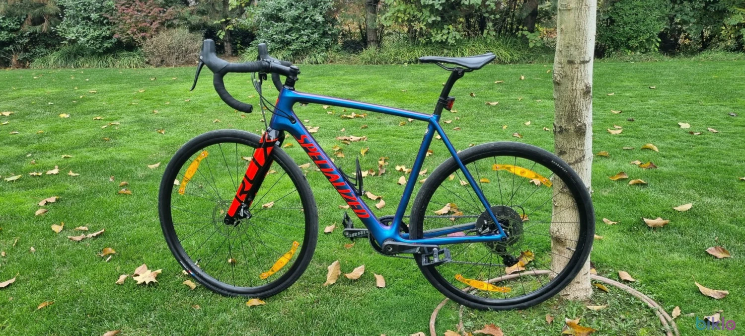 1. Specialized CruX Carbon (Fact 11r)