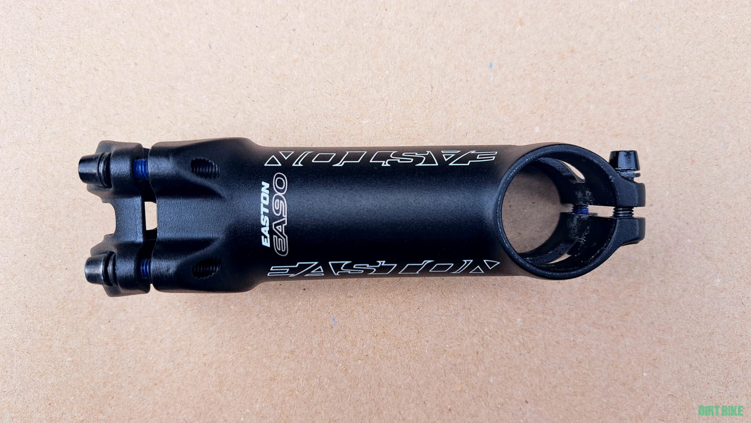 1. Pipă Easton EA90