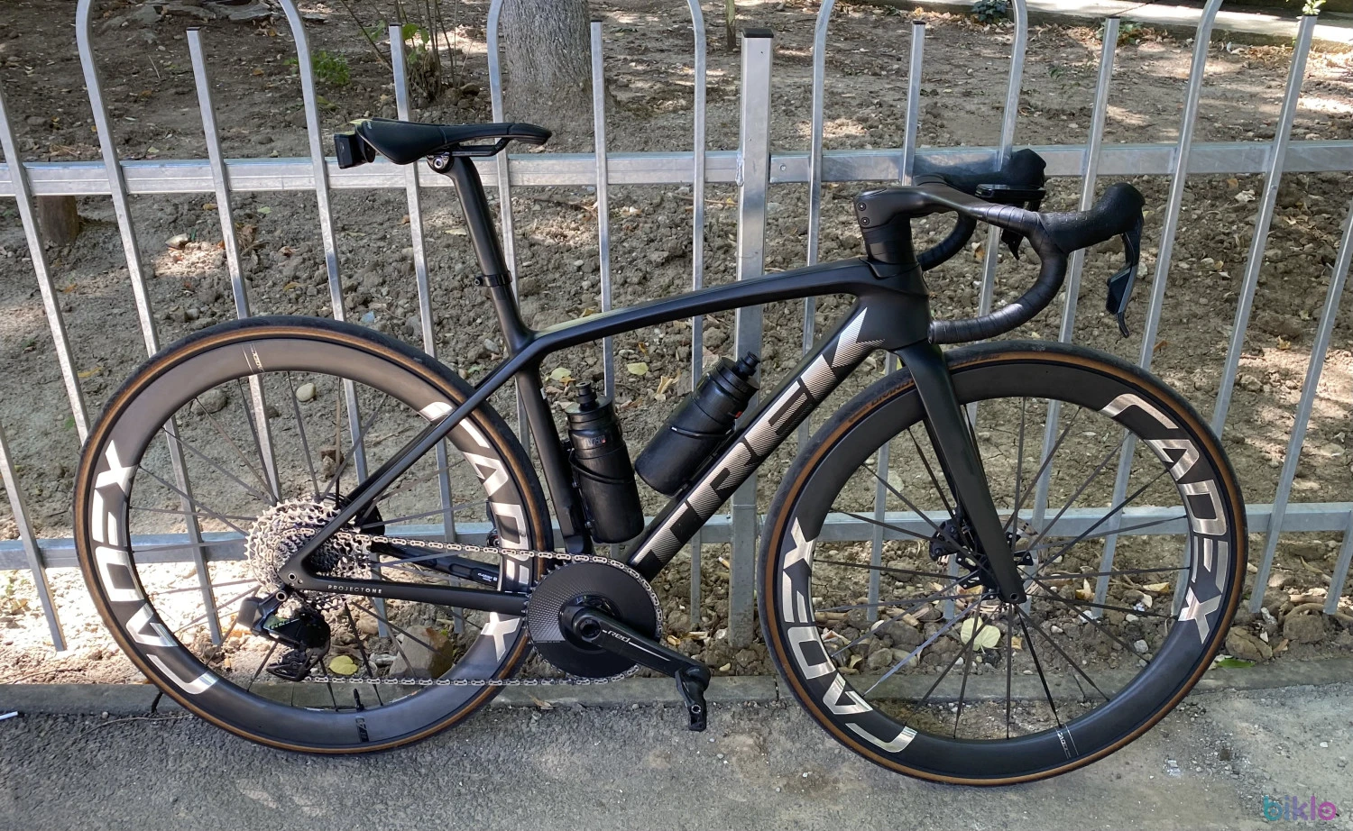 1. Trek Emonda SLR 2023 Project One 6.6 kg