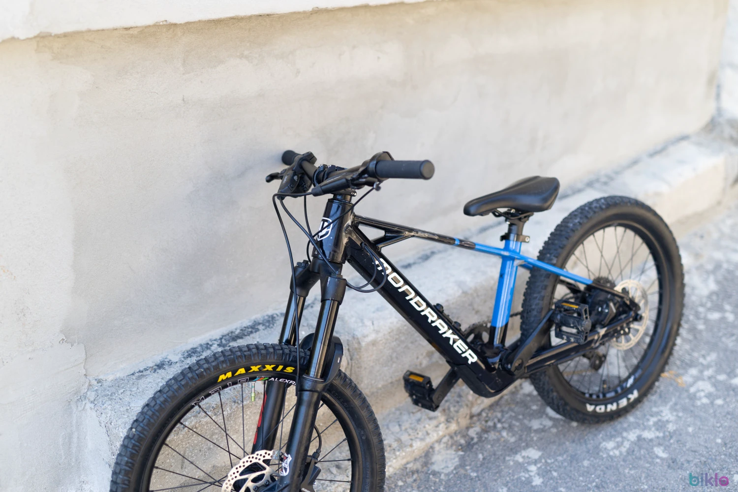 7. Mondraker play 20inch e-bike copii + furca Manitou Jr extra