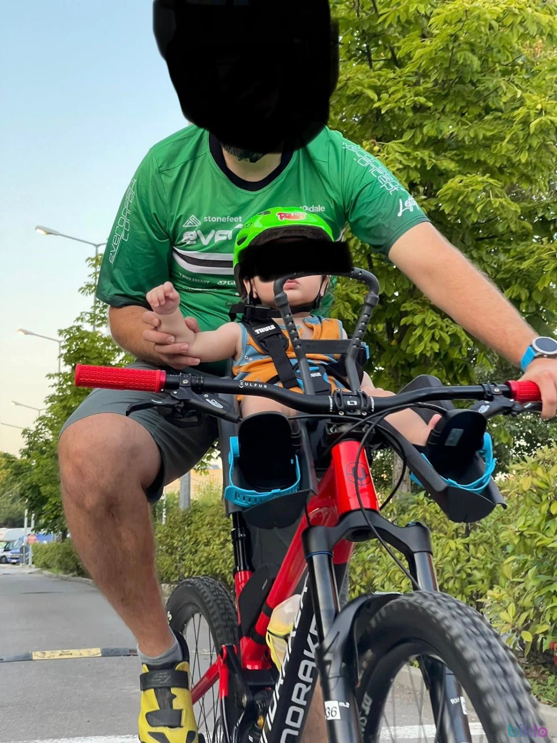 1. Scaun Thule RideAlong Mini gri /portocaliu