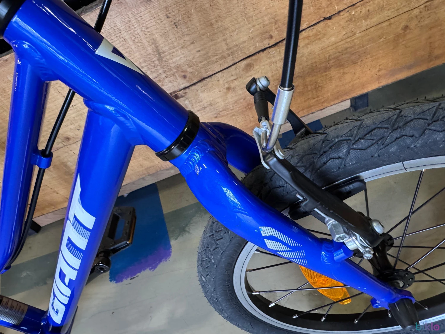 6. Giant Arx 16" Blue