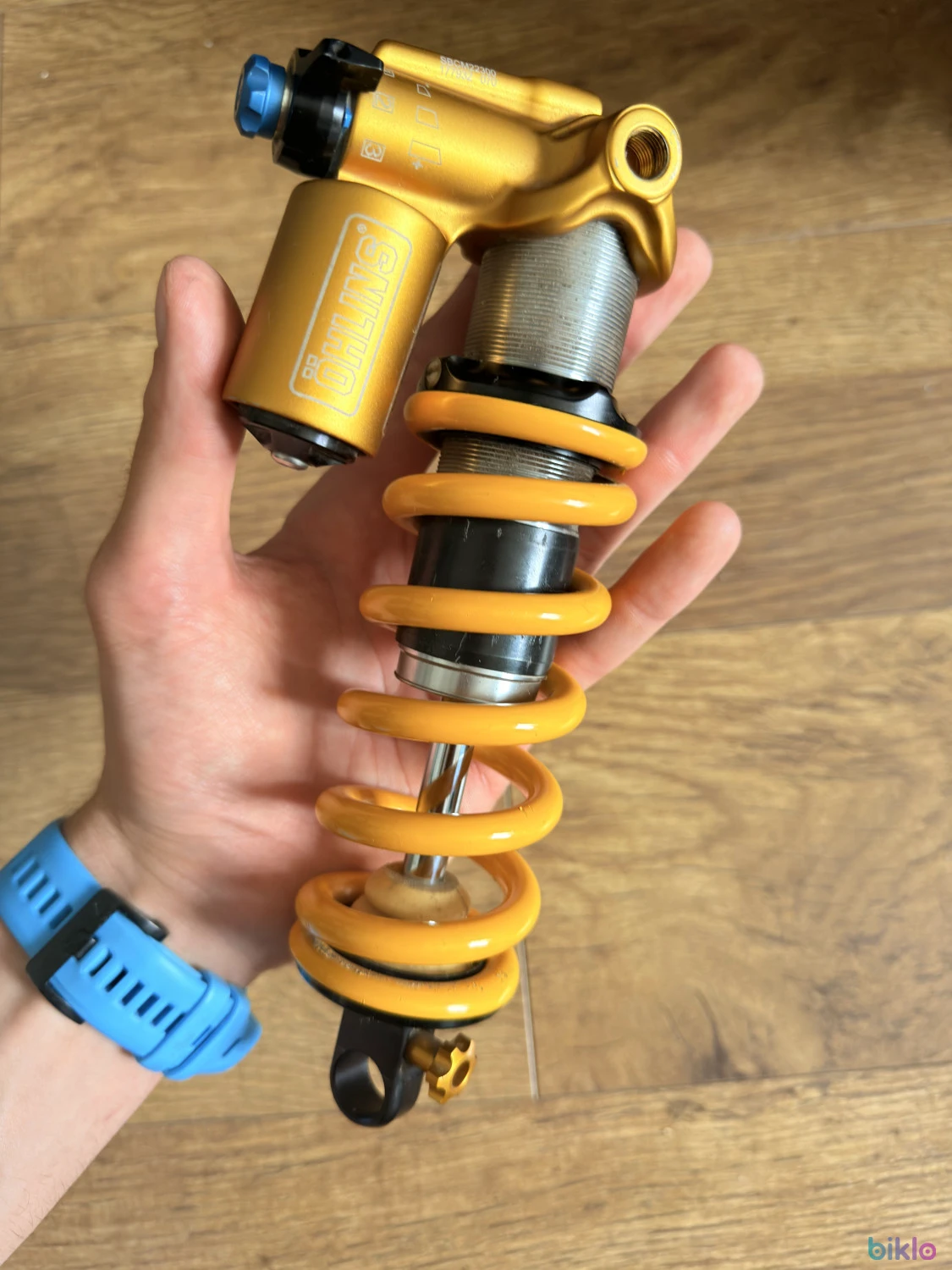 2. Shock Ohlins TTX 22 205x60