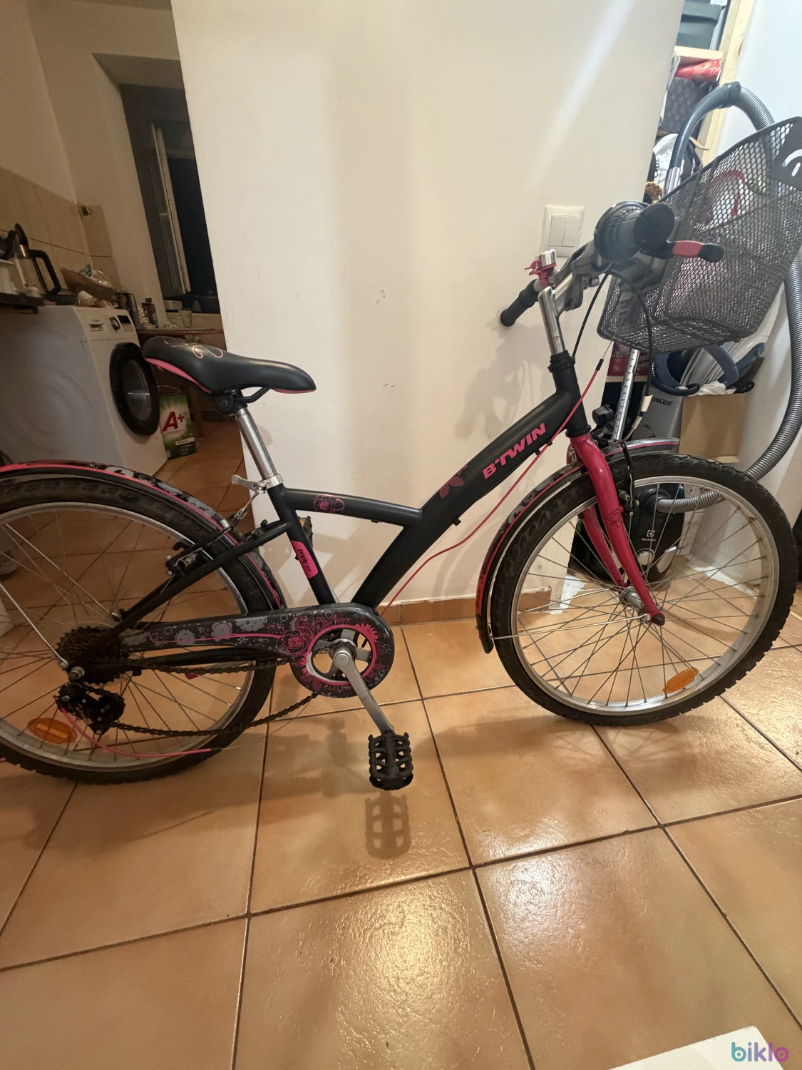 2. Vând bicicletă fata