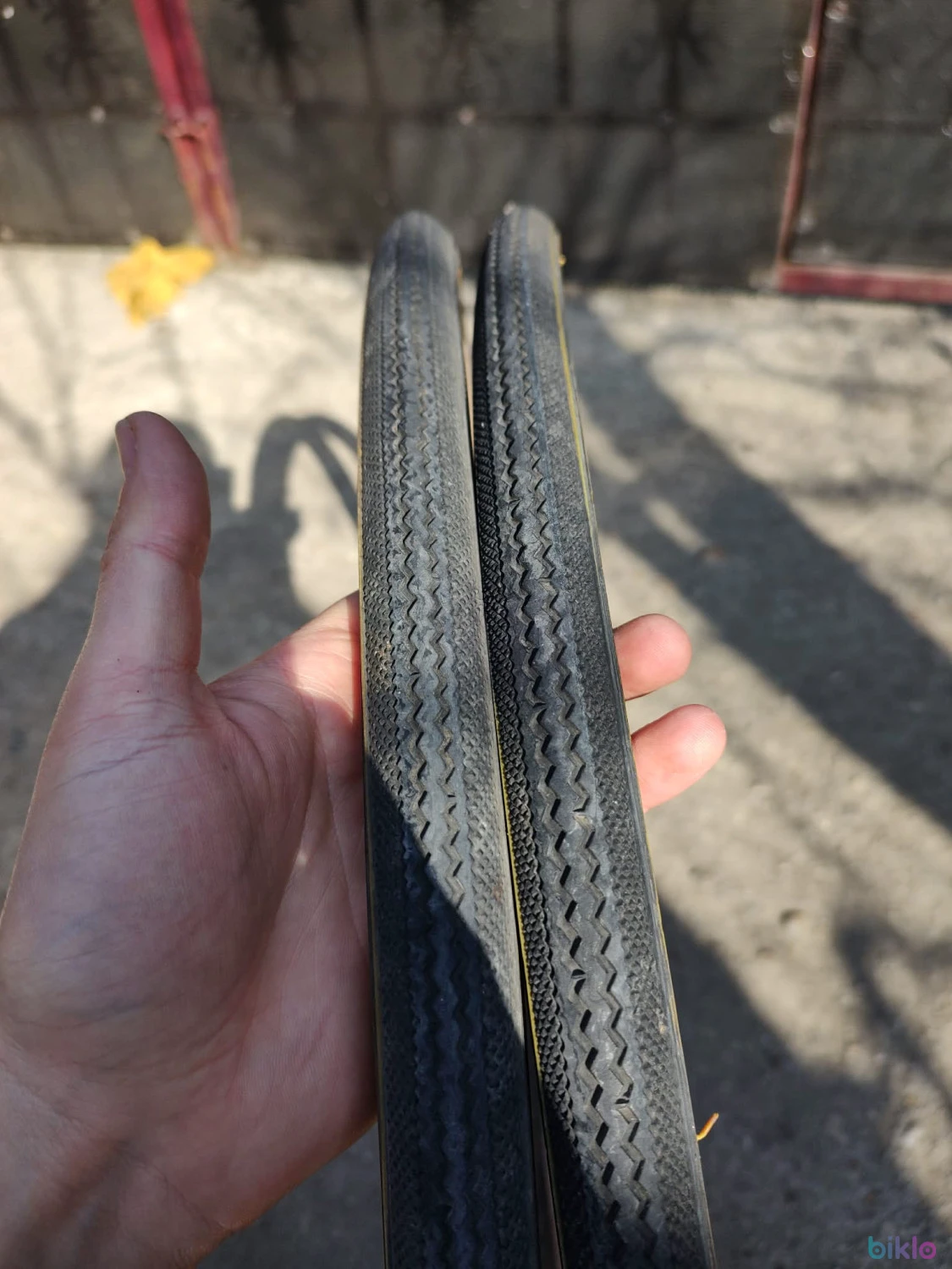 2. Anvelope 27x1 1/4
