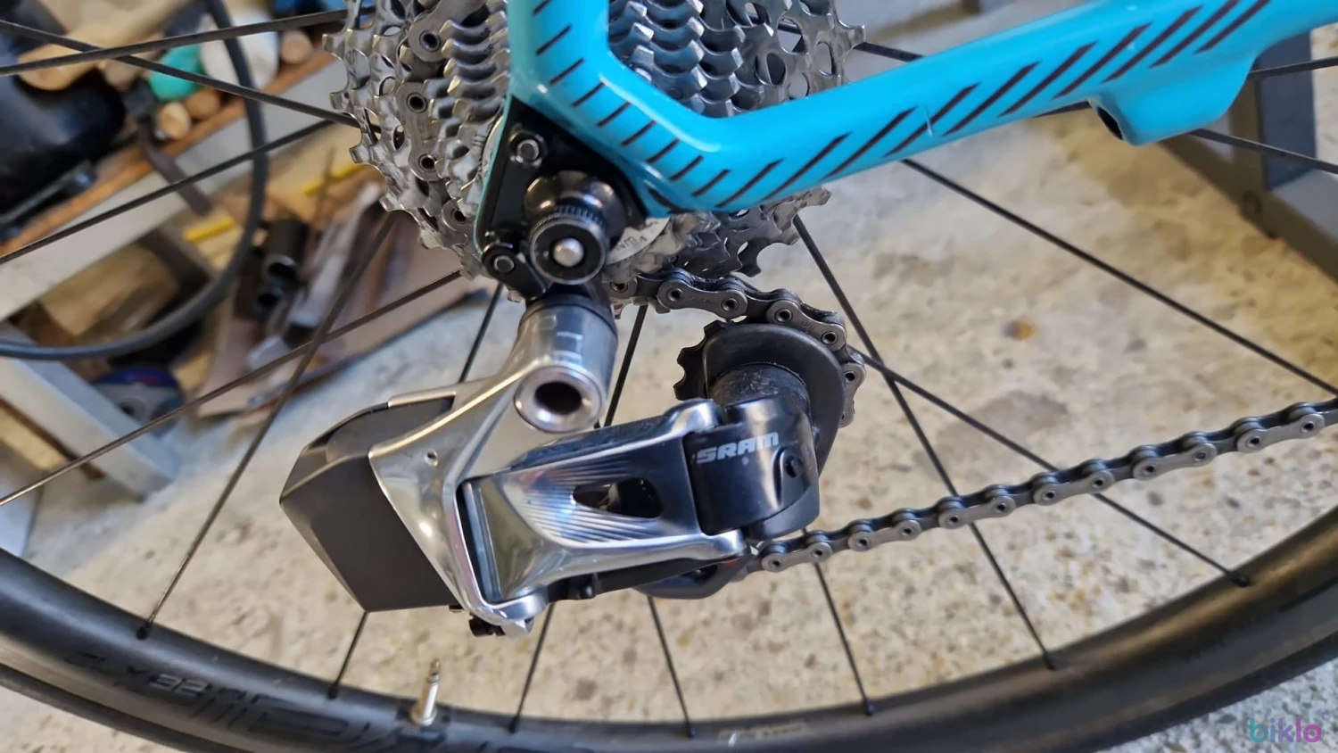11. Focus Izalco Max Ag2r SRAM RED eTap