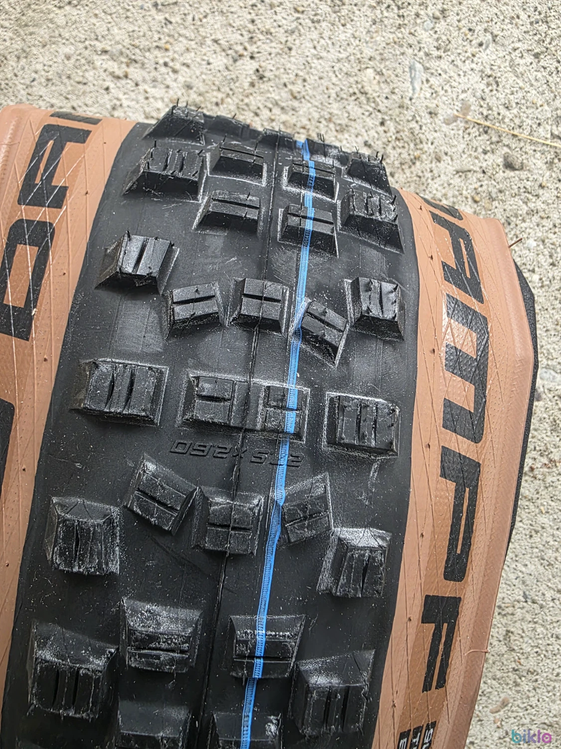2. Schwalbe Hans Dampf Evo Super Trail 27.5x2.60" TLE Addix SpeedGrip - pliabil