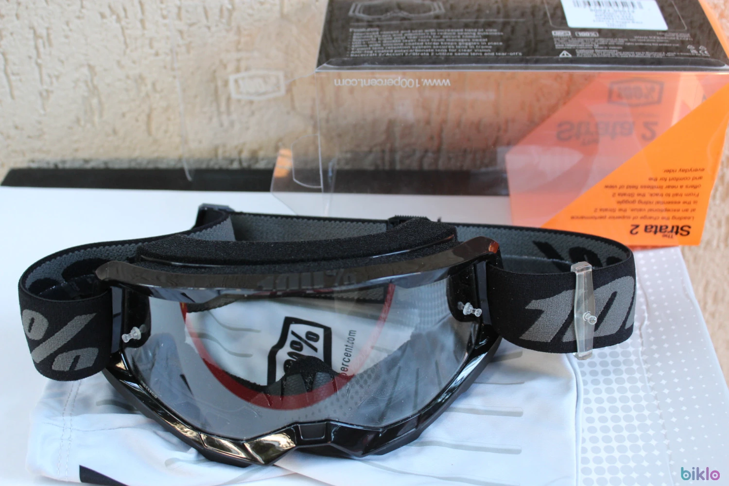 1. 100% Strata 2 Stealth Black - Goggle Clear Lens + sticker
