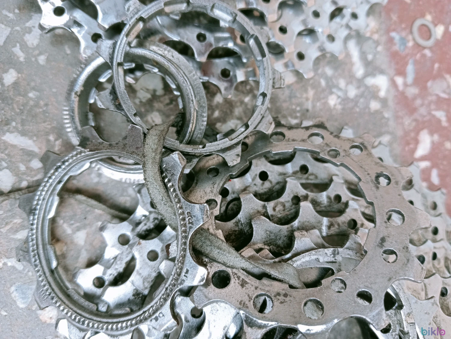 7. 9 Pinioane pe caseta Shimano Deore XT diferite modele