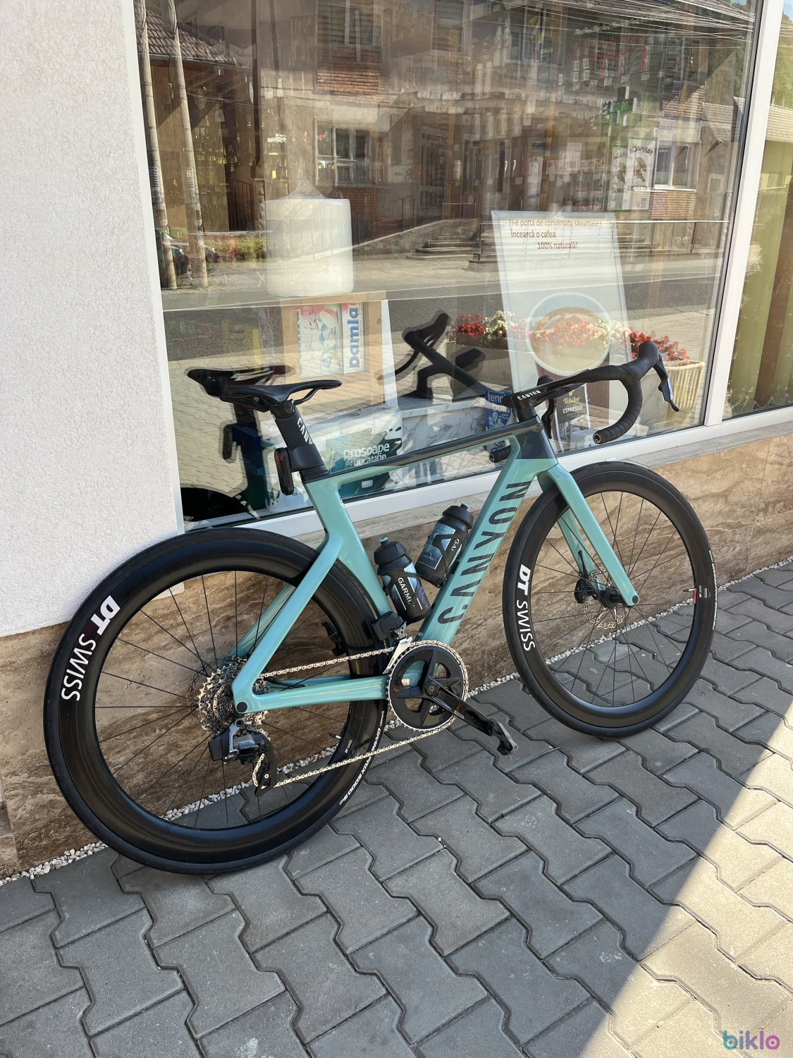 1. Canyon Aeroad CF SLX 7 Disc eTap