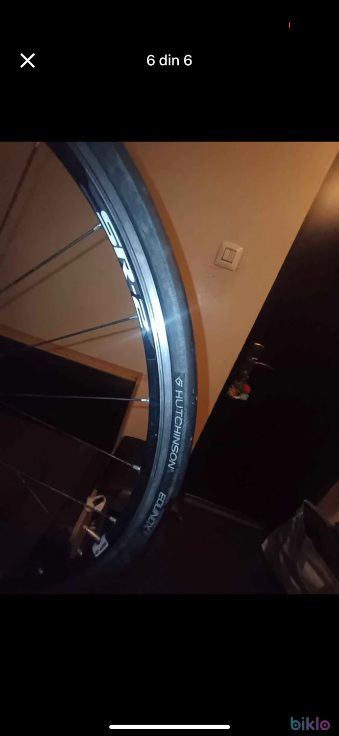 1. Vând cursiera giant