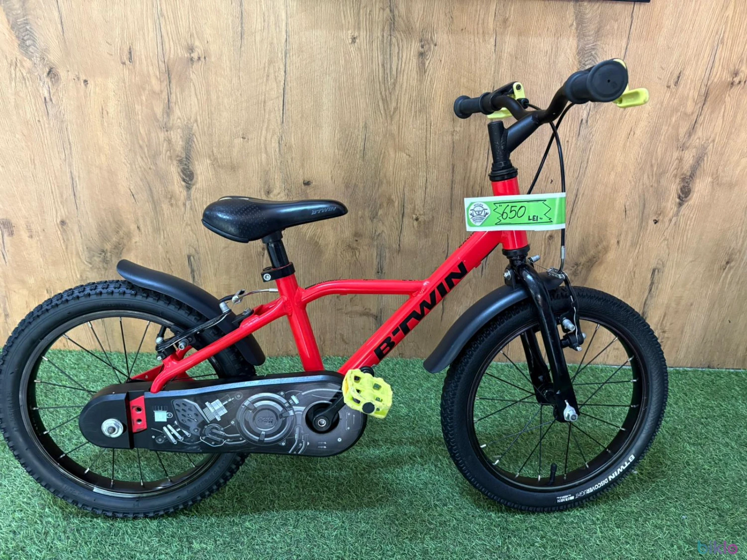 1. Bicicleta Race 900 16inch