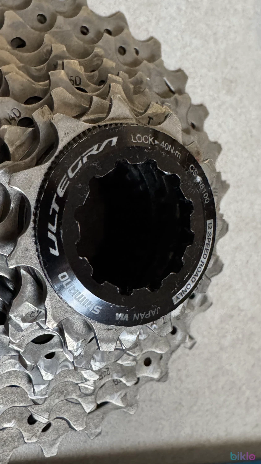 6. Casetta Pinioane 11-30 si lant 12 viteze Shimano Ultegra