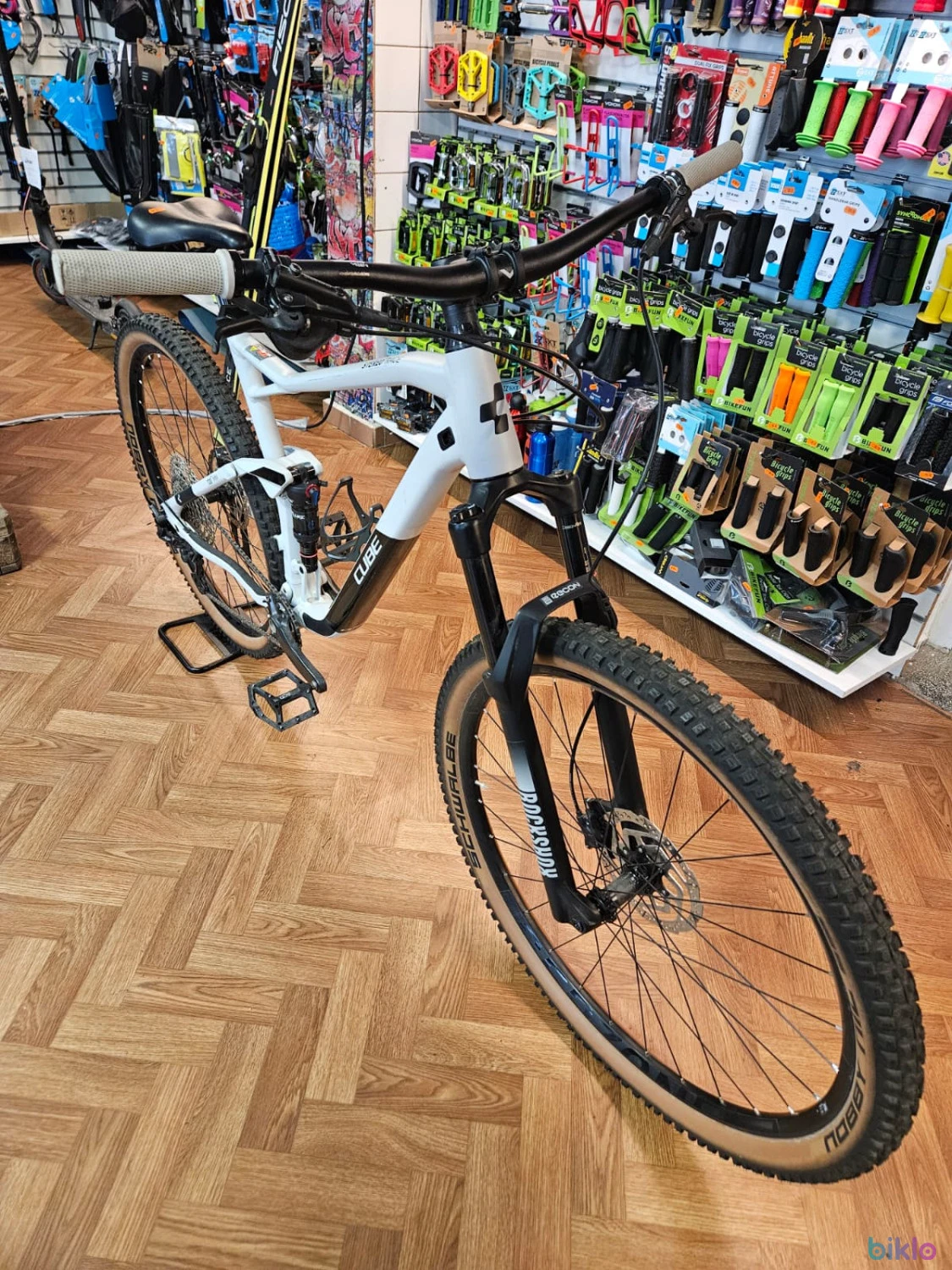 3. Bicicleta Cube Stereo 120 Race 29 Lightgray Black 2021