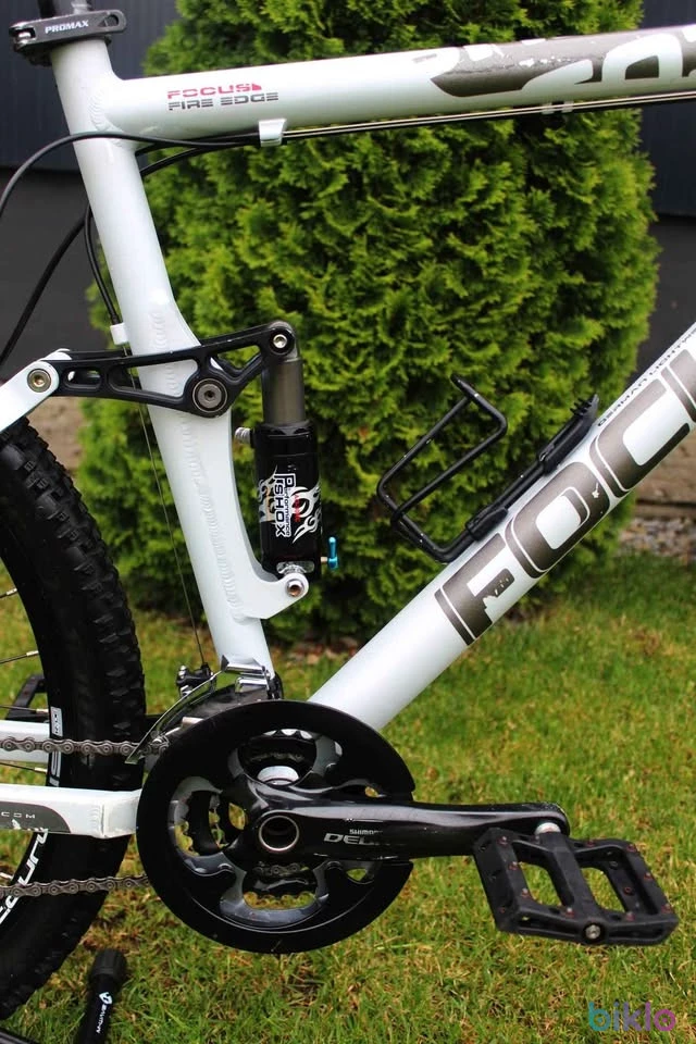 4. Bicicleta Focus Full Suspension 26 "
