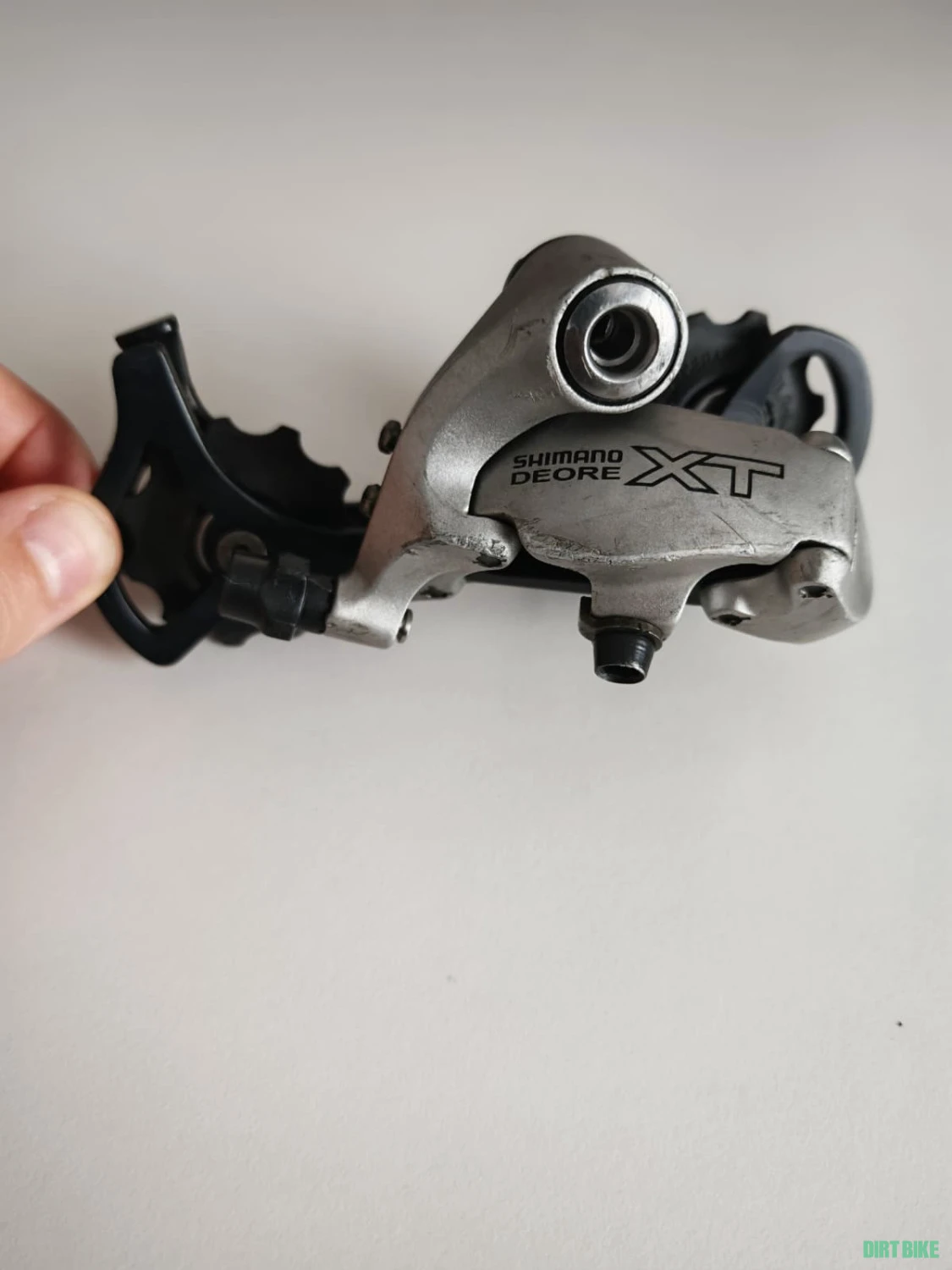 1. Schimbator spate Shimano M750
