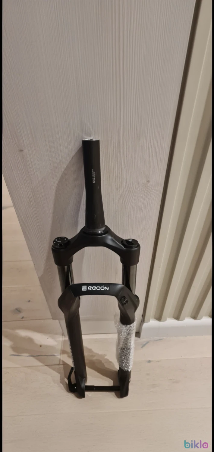 1. Vand furca rockshox recon