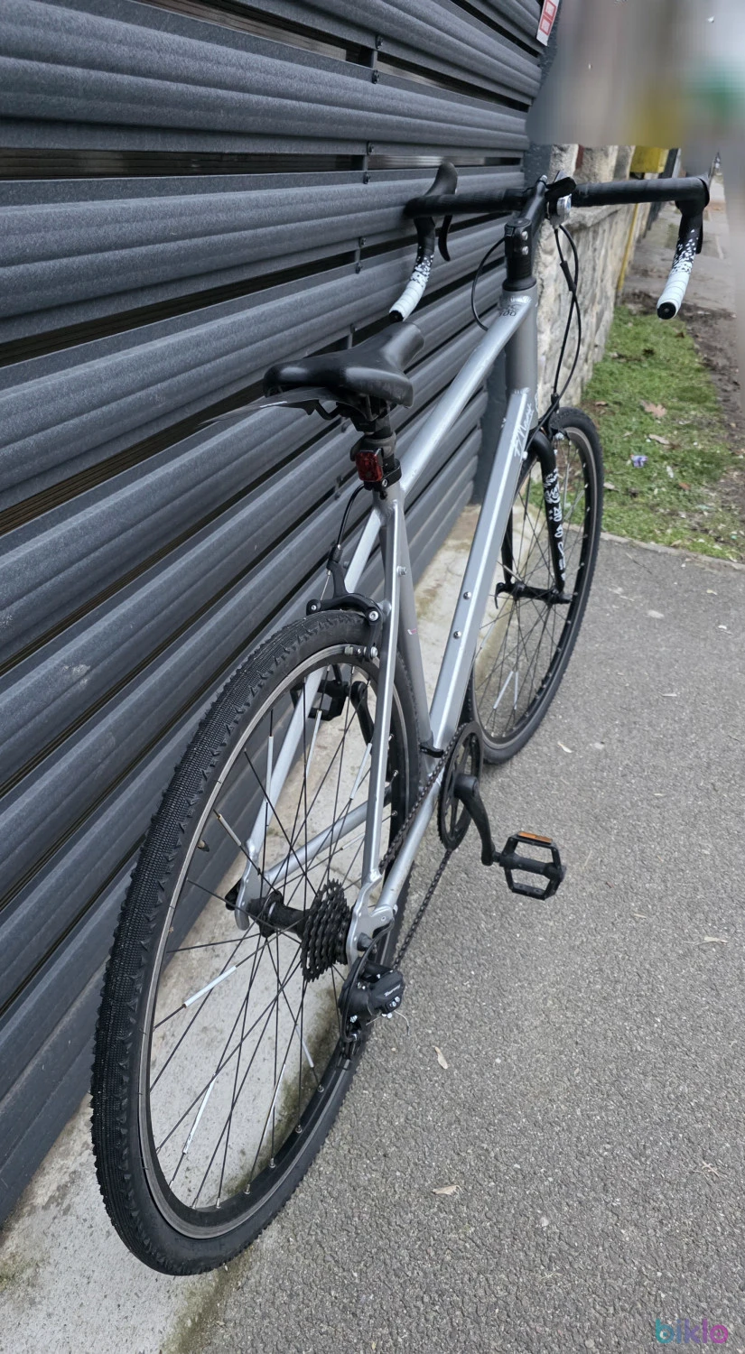 11. Gravel Riverside RC100