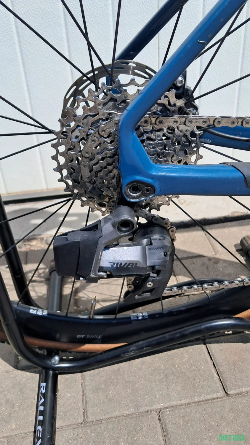 3. Canyon Inflite CF SL 7AXS cyclocross