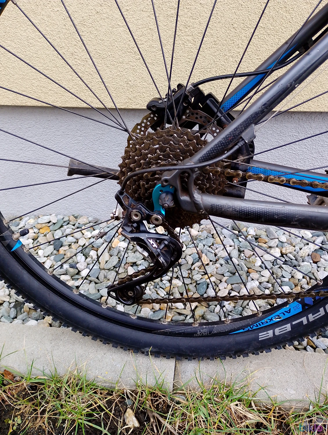 8. Bicicleta Cube Attention 27.5