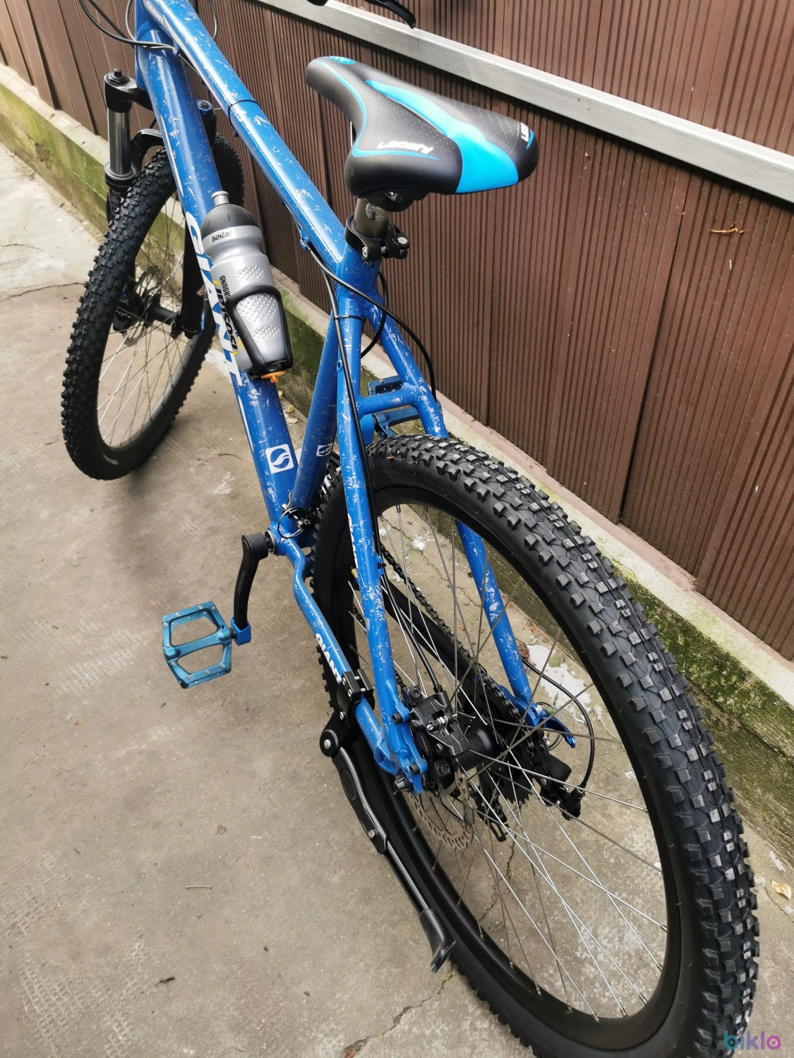 9. Mountain bike cu suspensie