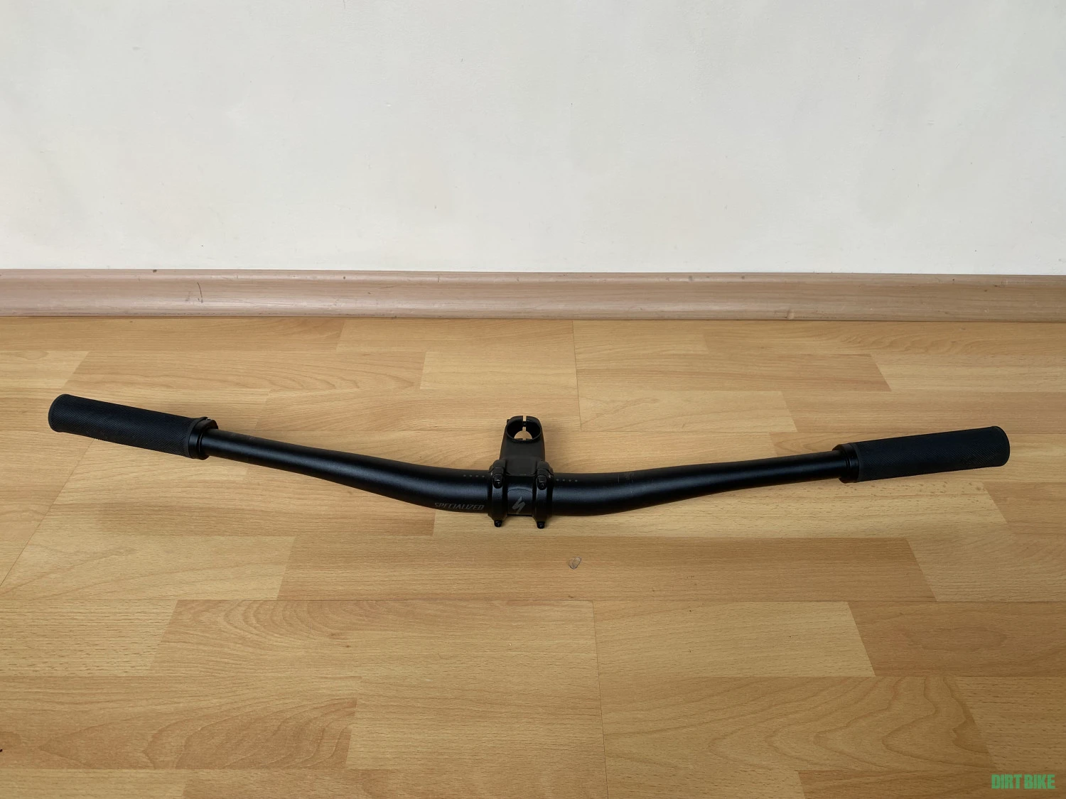 1. Specialized ghidon 760 + pipa 60 + manșoane