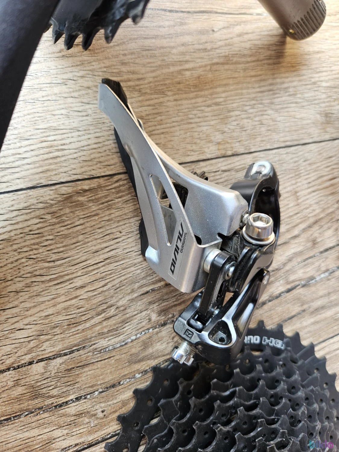 5. Transmisie integrala Shimano Alivio 2x9