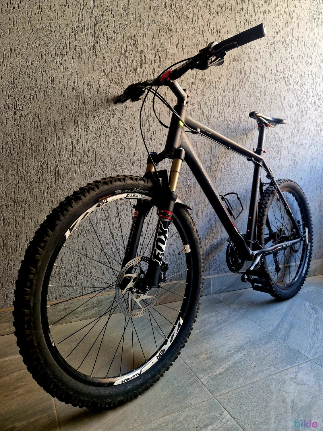 1. CUBE MTB RFR, cadru anodizat, furca FOX aer