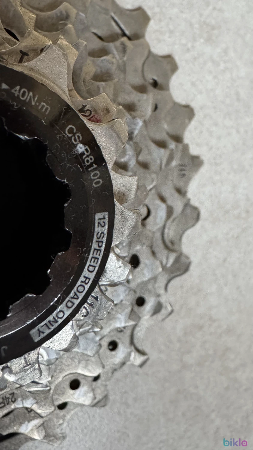 7. Casetta Pinioane 11-30 si lant 12 viteze Shimano Ultegra