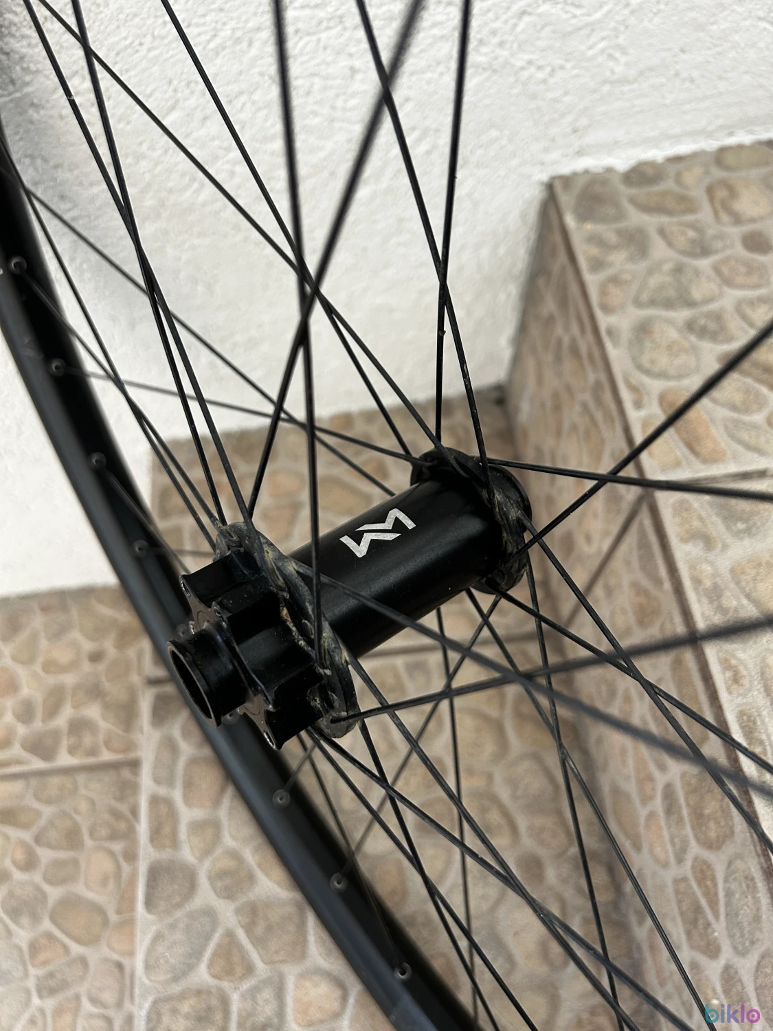 2. Roata fata Downhill 29" - Newman Performance 30 (20x110 mm), Tubeless