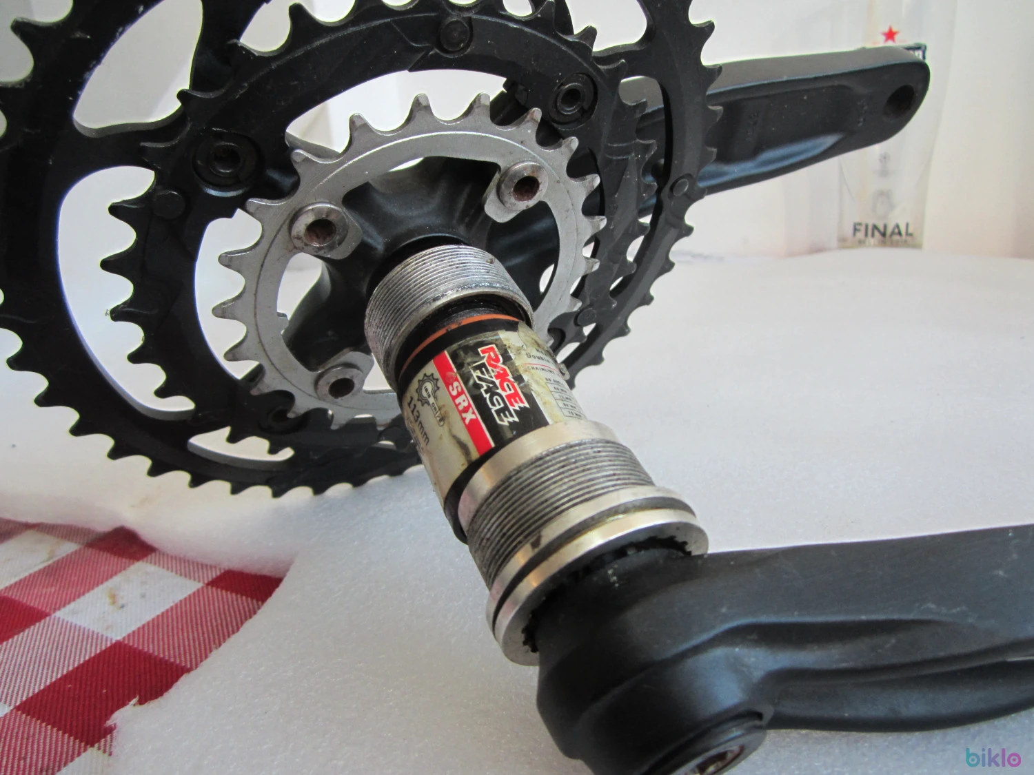 5. Pedalier Race Face cu monobloc original